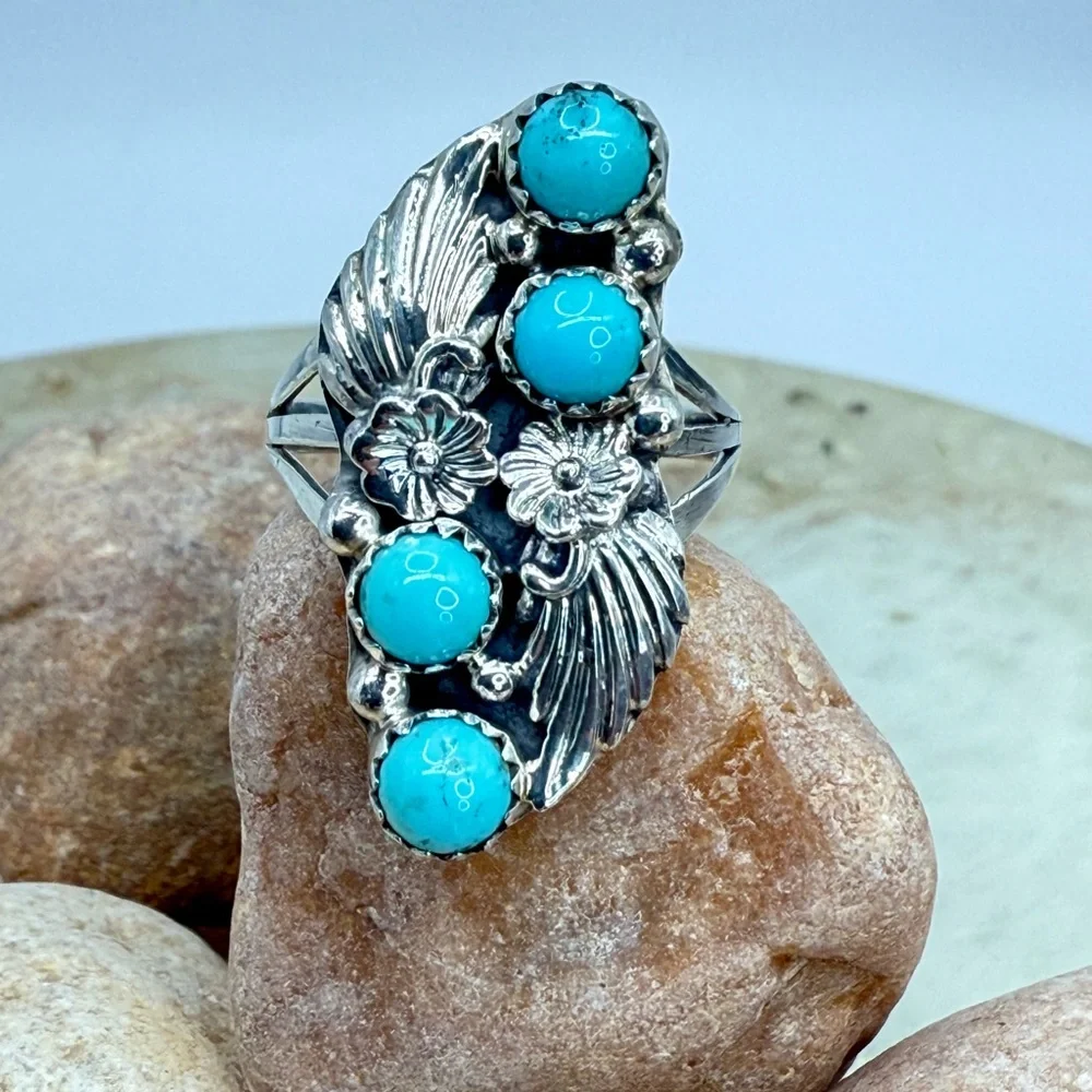Native American 925 Turquoise Floral & Leaf Ring by Harris Largo – 5.47g